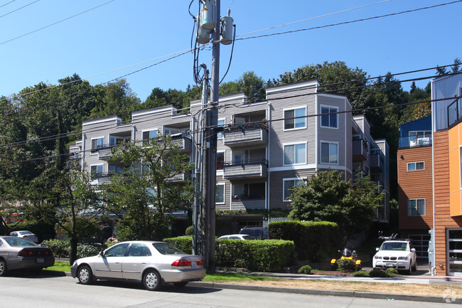 Building Photo - Harbor Square Apartment