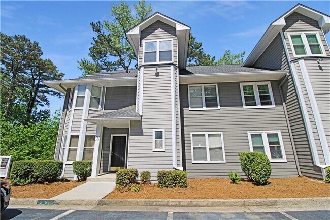 Building Photo - 204 Ivy Green Ln SE