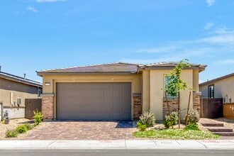 Building Photo - 9770 Redwood Cascade St