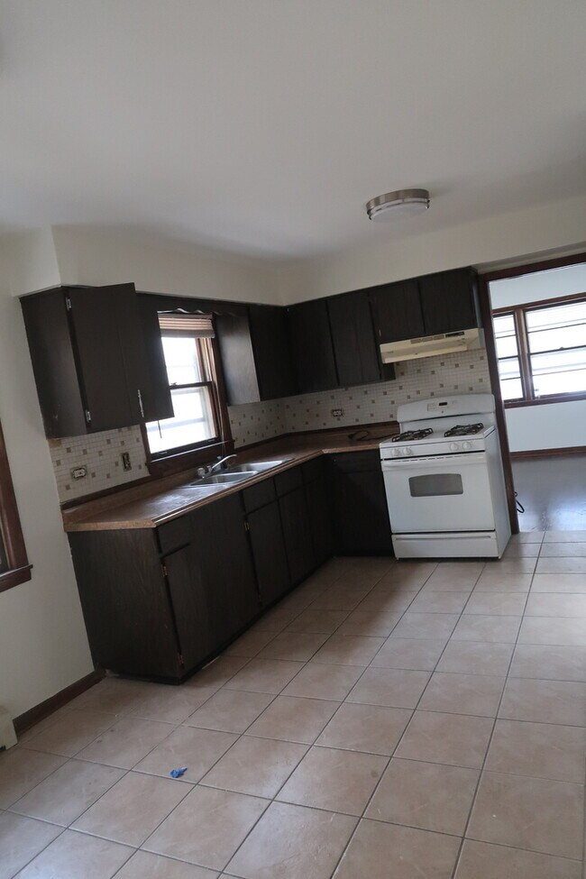 Foto del edificio - 9401 S Kenton Ave