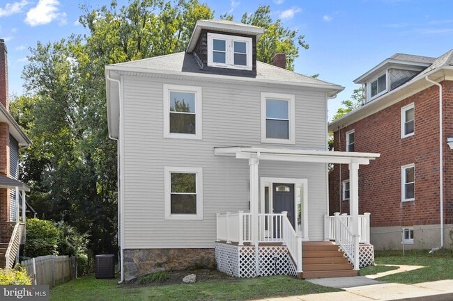 Photo - 505 McCabe Ave House