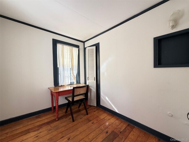 Building Photo - 674 Debruce Rd