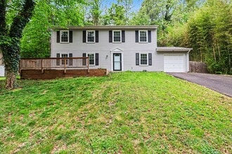Building Photo - 11 Willow Branch Pl