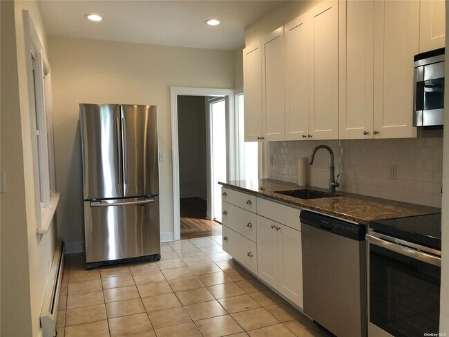 Foto del edificio - 6 Nassau Blvd