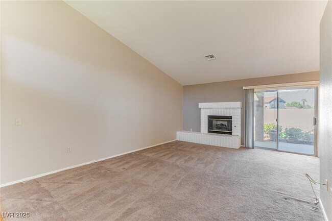Building Photo - 8632 Desert Holly Dr