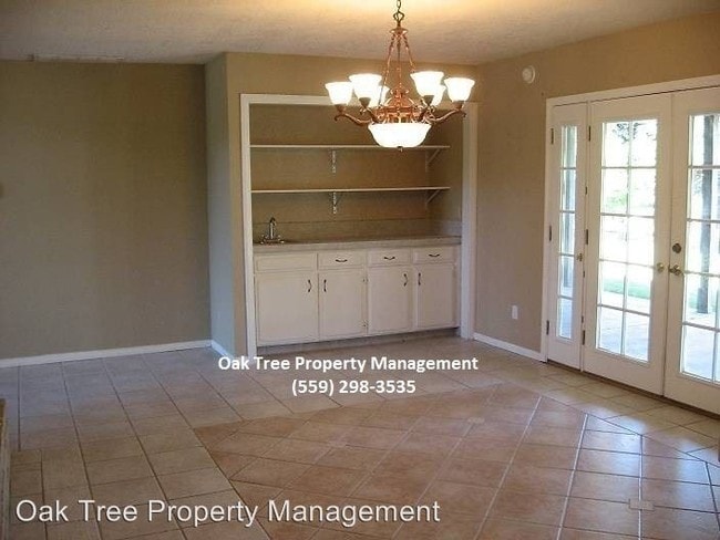 Building Photo - 5725 E Park Circle Dr
