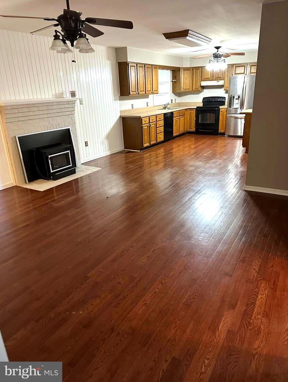 Foto del edificio - 215 Brooke Rd