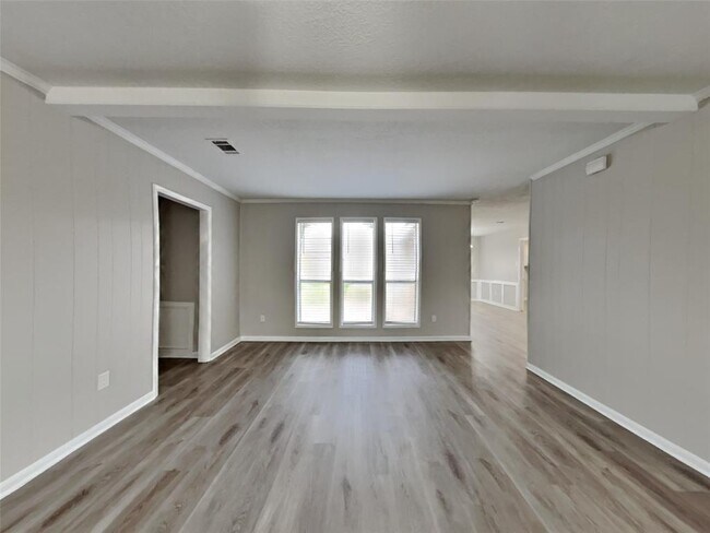 Building Photo - 10302 Golden Meadow Dr