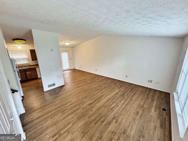 Building Photo - 100 Roswell Farms Ct