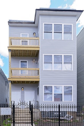 Building Photo - 1833 N Kimball Ave