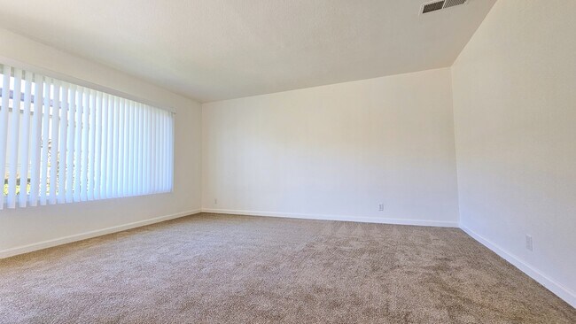 Foto del edificio - 2344 Canyon Park Dr