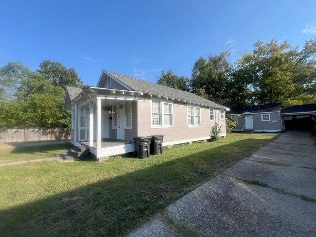 Building Photo - Charming 3-Bedroom Home Near Baton Rouge G...