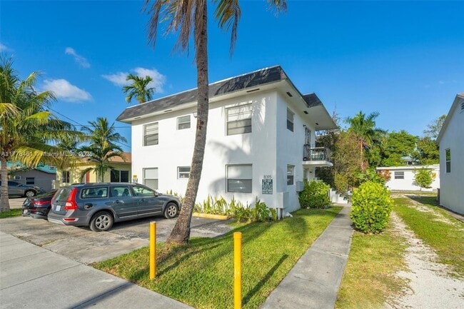 Foto del edificio - 8315 NE Miami Ct