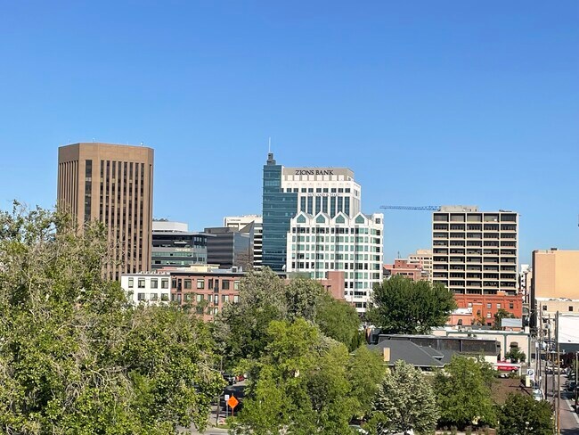 Centro - 200 N 3rd St