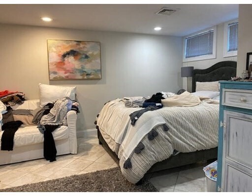 Foto del edificio - 441 Bunker Hill St