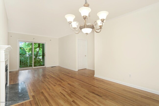 Building Photo - 51 Forest Ave