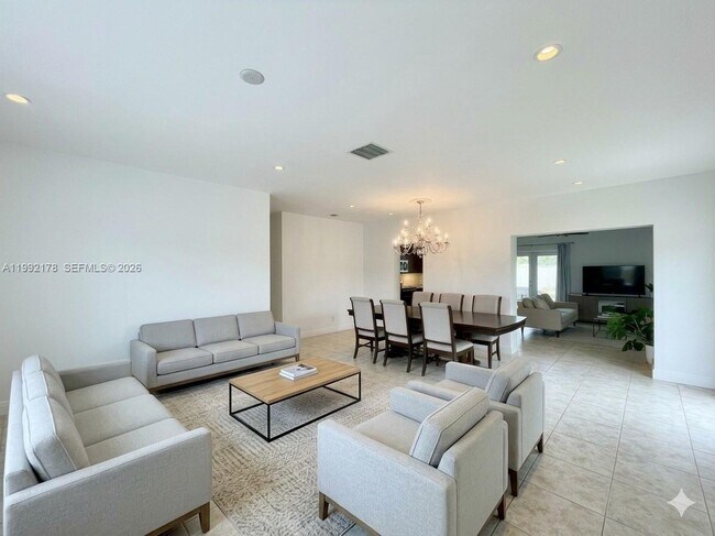 Foto del edificio - 5820 SW 113th Ct