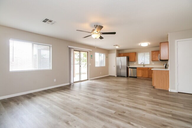 Foto del edificio - 2297 W Camp River Rd