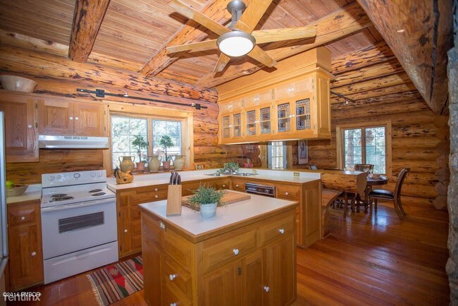 Foto del edificio - 173 Hawthorne Ln