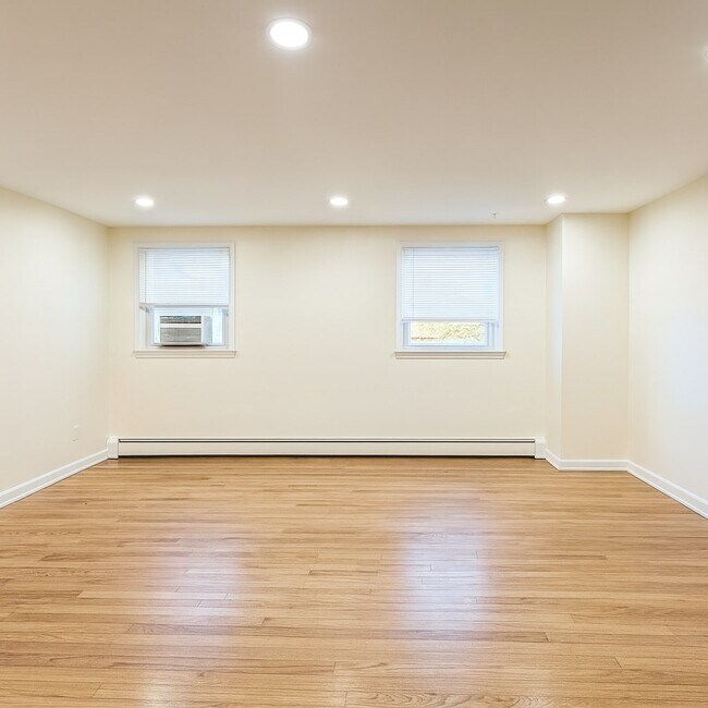 Foto principal - 11 Pilgrim Ct