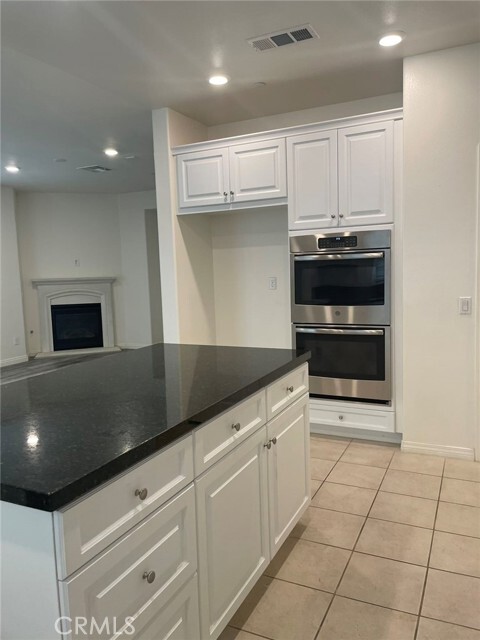 Building Photo - 3214 E Yosemite Dr