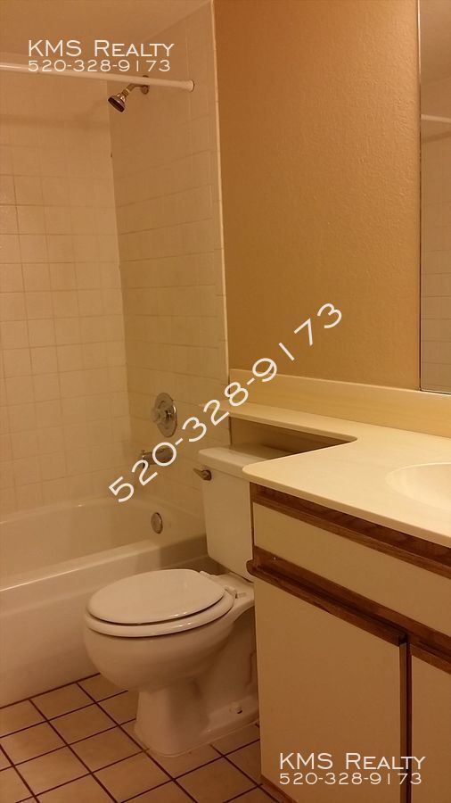 Foto del edificio - Two bedroom One Bath Condo (OWNER / AGENT)