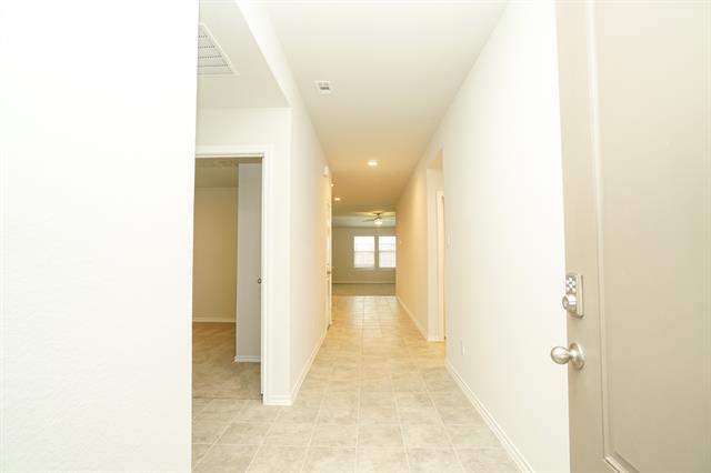 Building Photo - 641 Basteen Ln