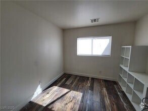 Building Photo - 10799 Flame Vine Ct