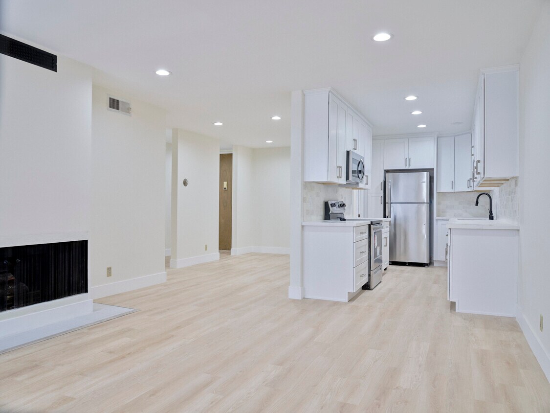 1010 N Kings Rd Unit 208, West Hollywood, CA 90069 Condo for Rent in