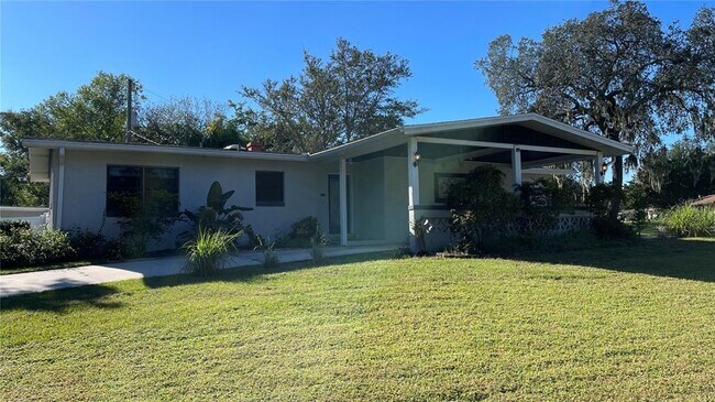 Foto del edificio - 313 Satsuma Dr