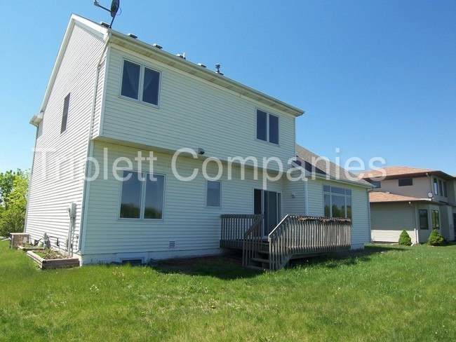Building Photo - 2504 Somerset Dr