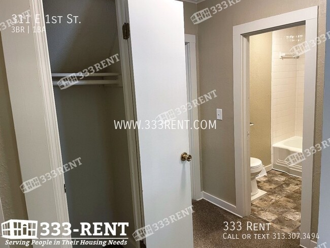 Foto del edificio - 311 E 1st St
