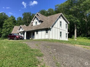 Building Photo - 150B Hanover Rd