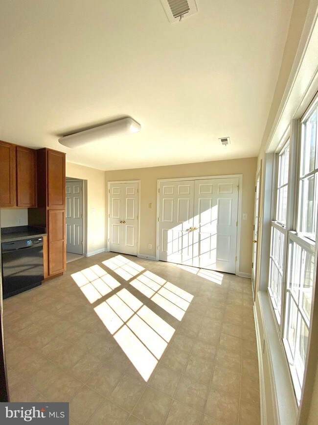 Foto del edificio - 10443 Westgate Ct
