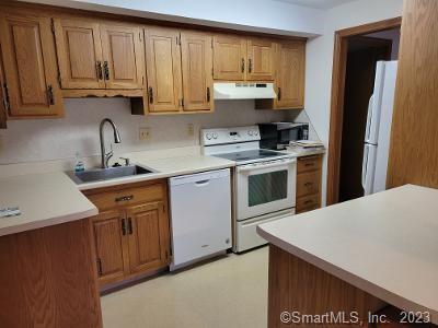 Building Photo - 15 Cardinal Dr