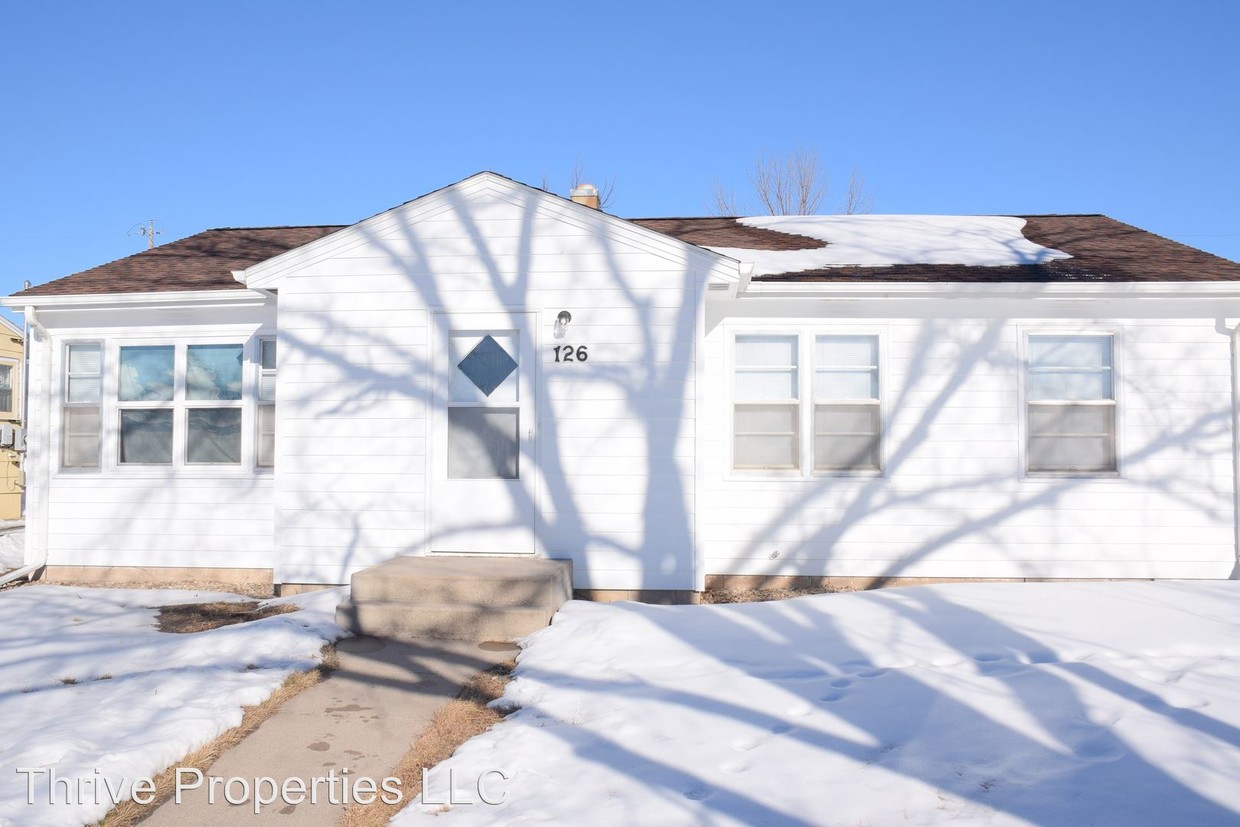 Primary Photo - 126 Van Buren St