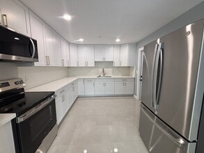 Building Photo - 4032 Hoku Ave