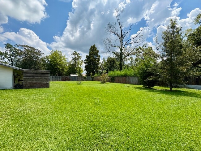 Building Photo - 40489 1513