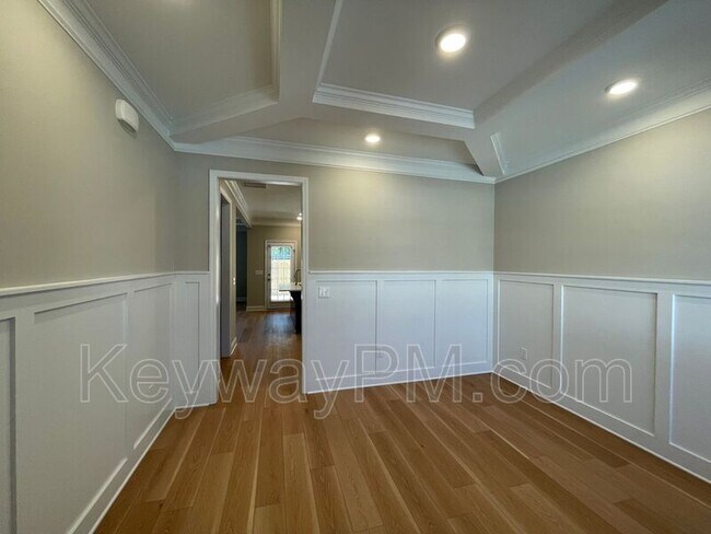 Building Photo - 3099 Venetian Dr