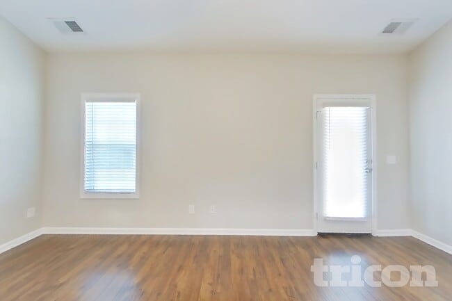 Building Photo - 812 Ellyson Dr