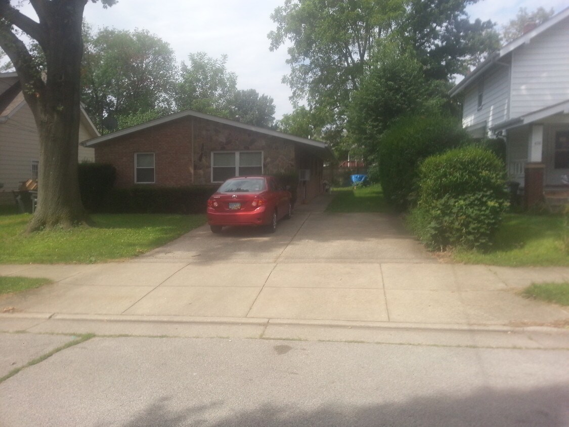 vista a la calle - 492 Newell Ave