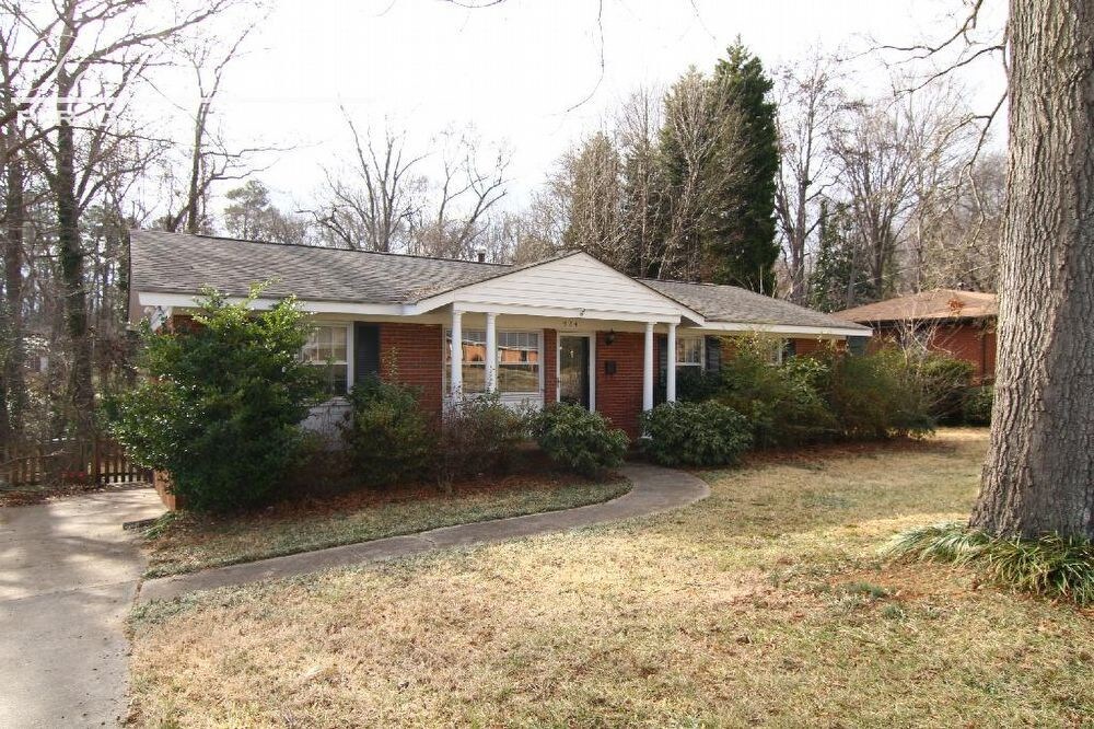 Primary Photo - 924 Heather Lane--Pending Lease