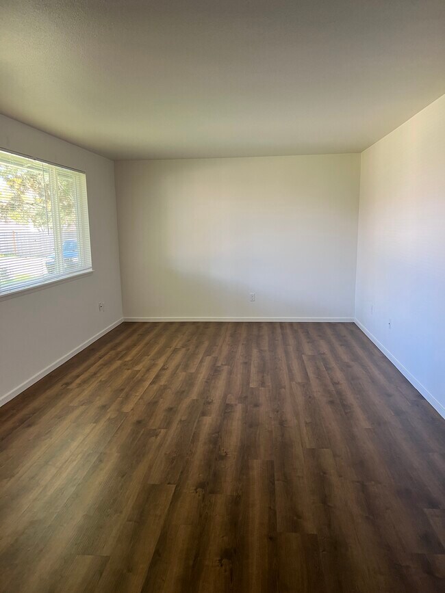 Livingroom - 3609 Fawcett Ave