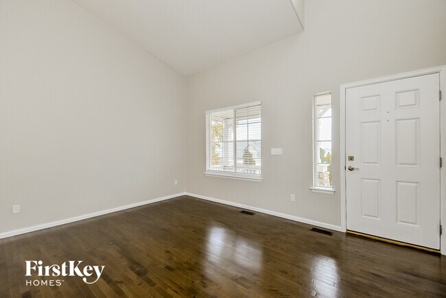 Foto del edificio - 8308 Brook Valley Dr