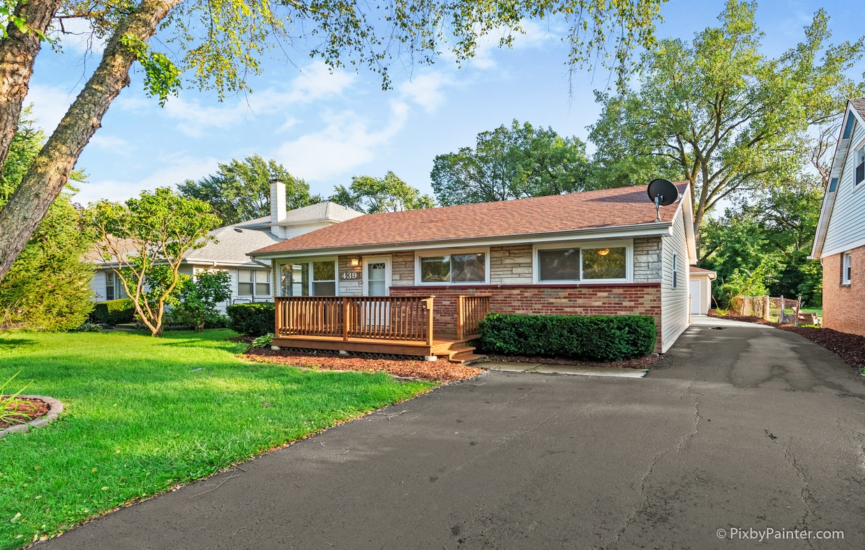 Primary Photo - 439 W Windsor Ave