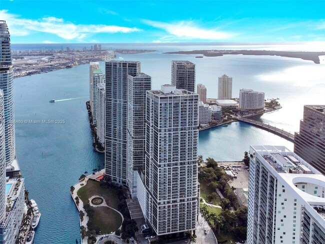 Building Photo - 465 Brickell Ave