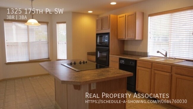 Building Photo - 1325 175th Pl SW