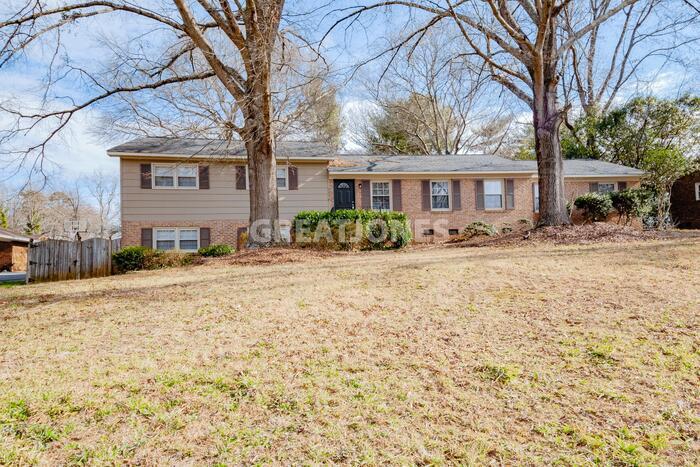 Primary Photo - 323 Holly Dr