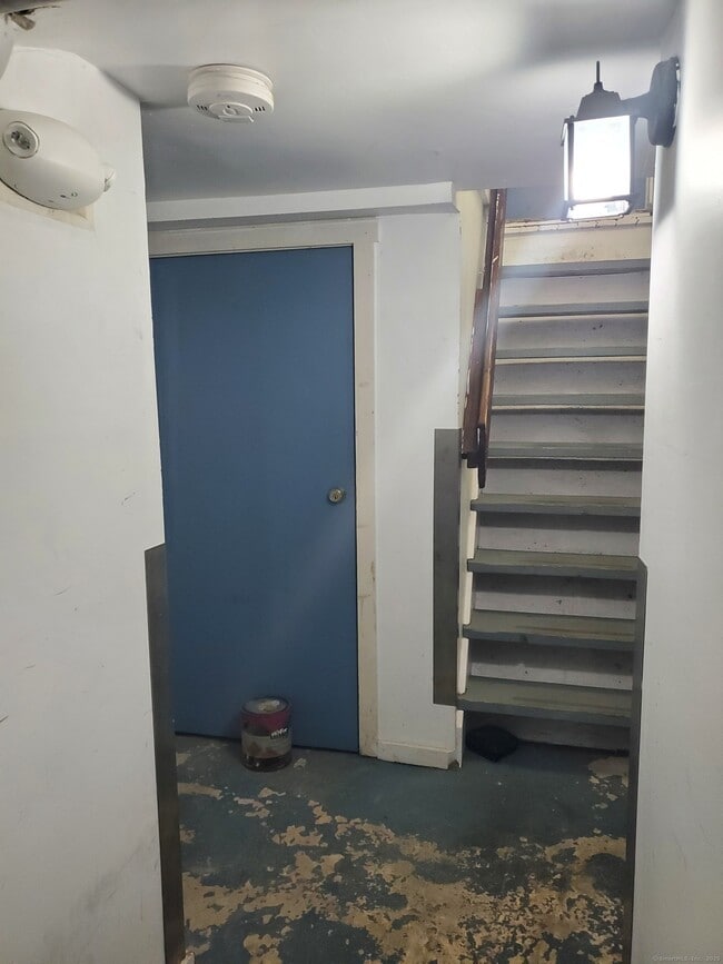 Building Photo - 49 S Water St