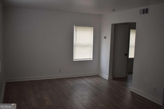 Foto del edificio - 1156 Triple Hill Dr